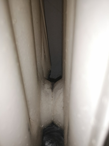 - (Heizung, Handwerker, Hausverwaltung)