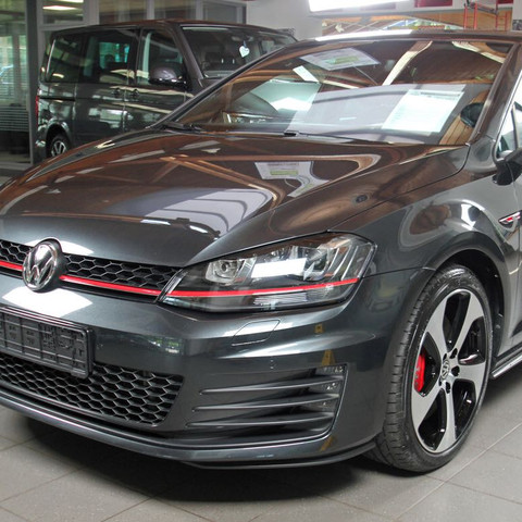 Mercedes Benz C300 Benziner Oder Vw Golf 7 Gti Welcher Ist Teuer Im Unterhalt Auto Und Motorrad C Klasse