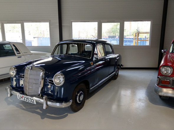 - (Auto, Auto und Motorrad, Mercedes Benz)
