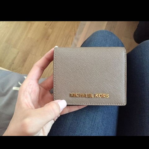 Vorne - (Mode, Fashion, Fake)