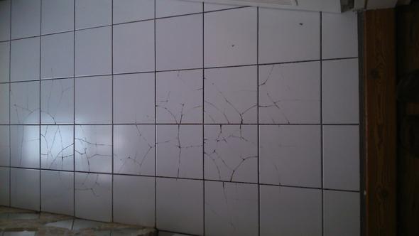 Mietrecht Kaputte Fliesen Schuldfrage Kaution Badezimmer Schaden