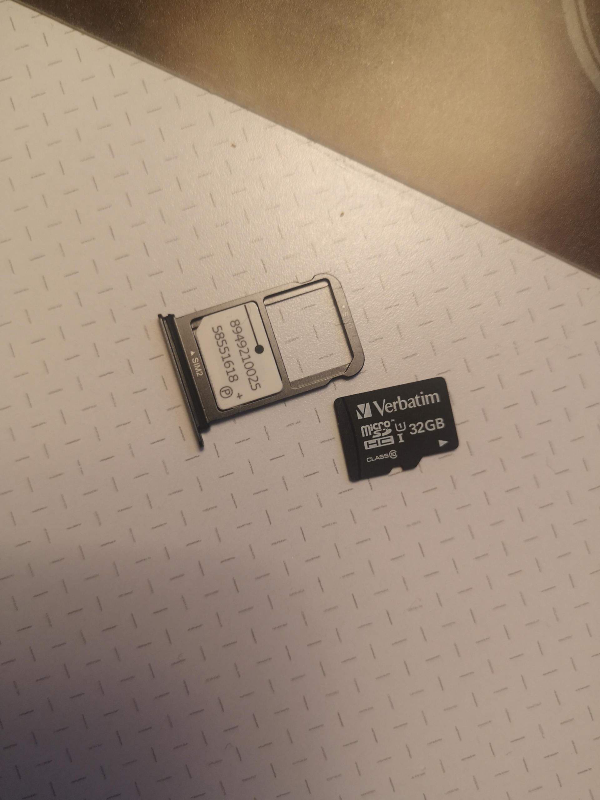 Mikro SD karte passt nicht in huawei? (Handy) Mikro SD karte passt nicht in huawei? (Handy)