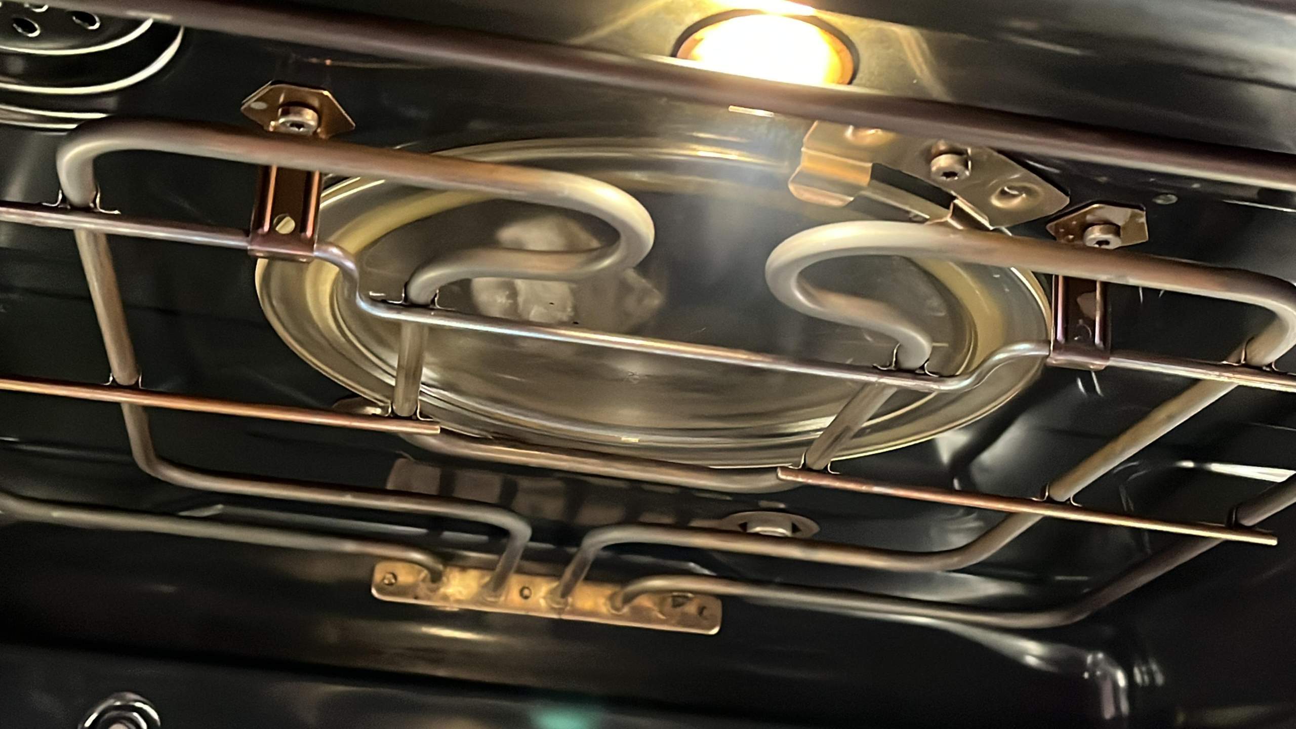 Mikrowellenofen - Versehentlich Brötchen bei der Mikrowellenfunktion ... Mikrowellenofen - Versehentlich Brötchen bei der Mikrowellenfunktion ...