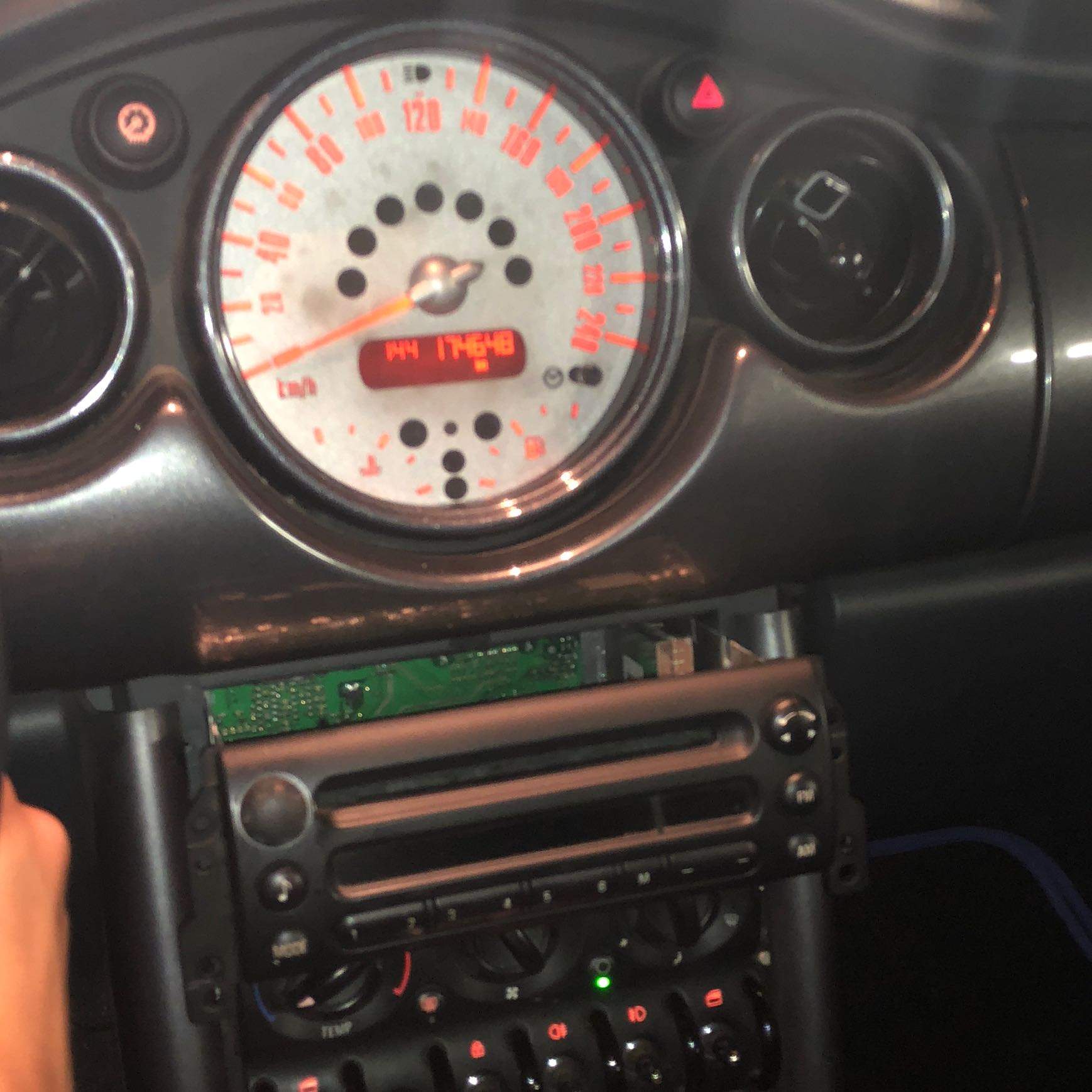 Mini Cooper Autoradio Defekt? (Auto, Elektronik, Strom)