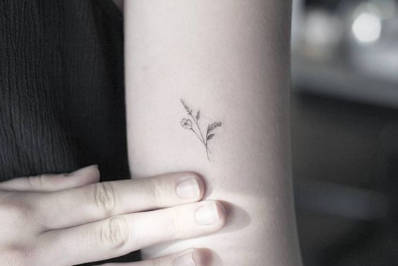 Minimalistic Tattoos in Deutschland? (Tattoo, Stuttgart, details)