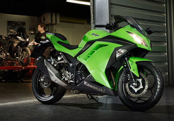 Kawasaki ninja 300 2013 1 (grün) - (Motorrad, 16 Jahre, A2)