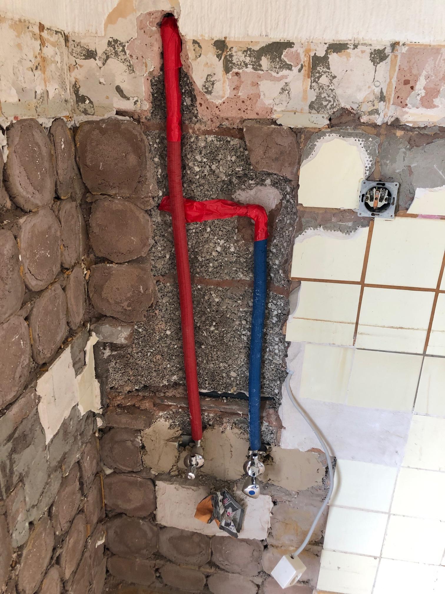 Mit Welchen Putz Muss Ich Meine Wasseranschlusse Verputzen Handwerker Renovierung Sanitar