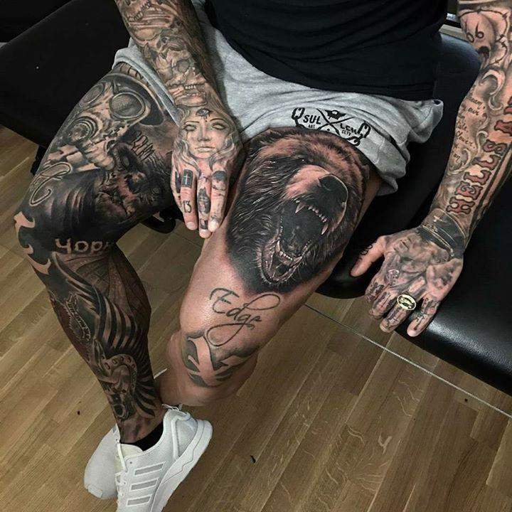 Männer bein motive tattoo Waden Tattoo