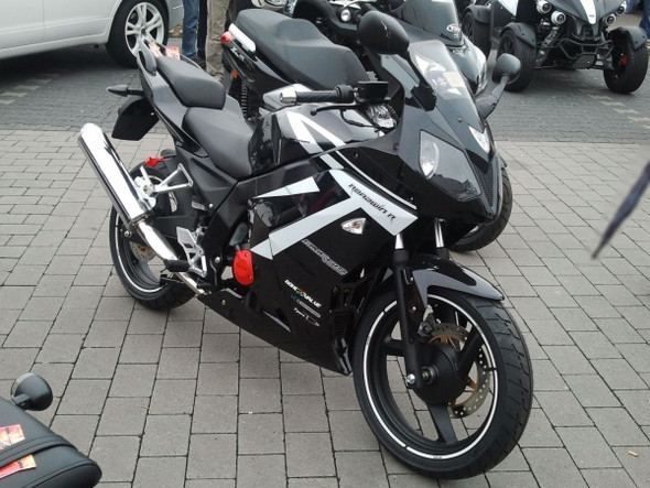 Daelim Roadwin R Fi 125 - (Reifen, Motorradreifen)
