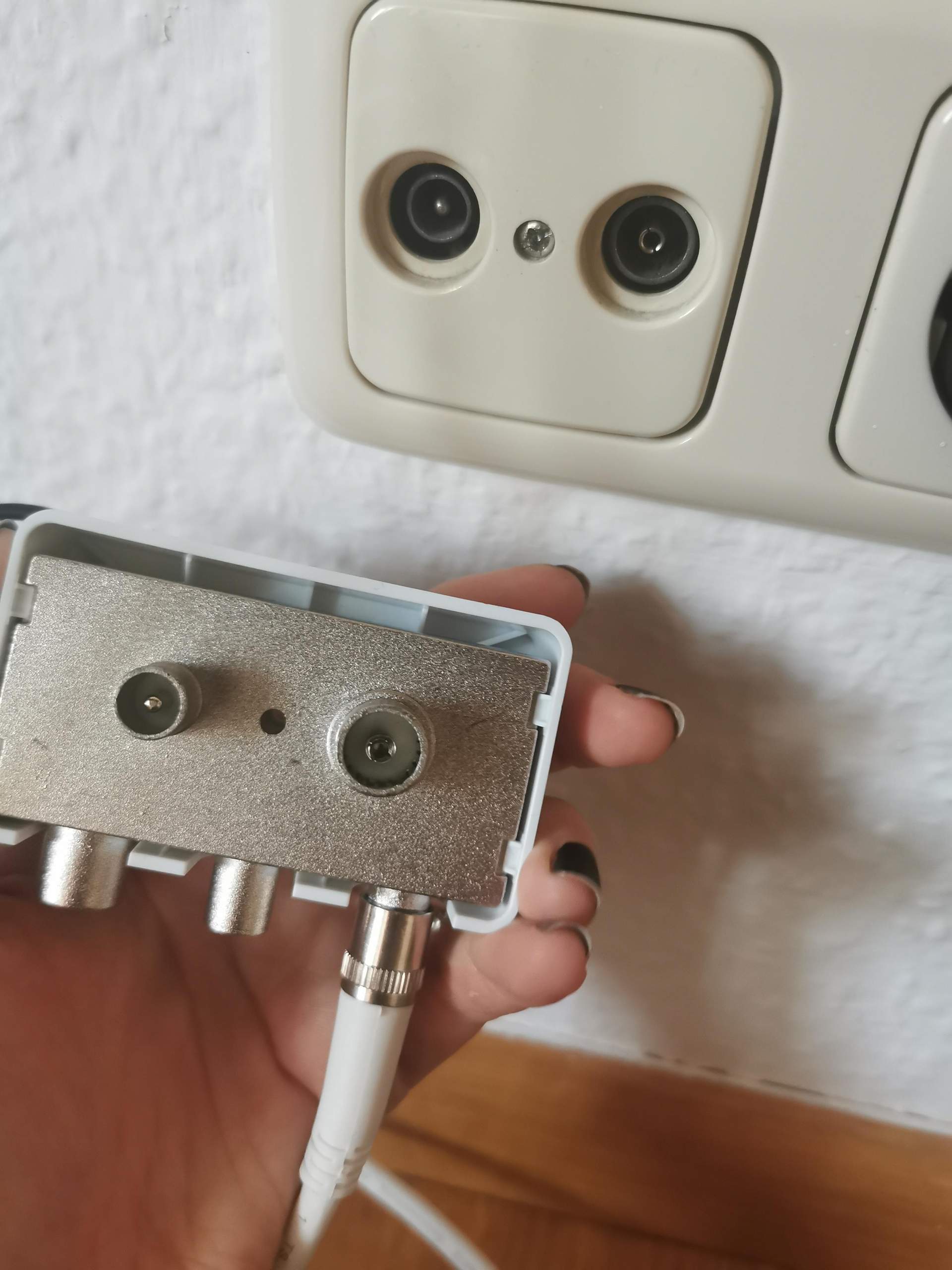 Multimedia-Adapter hält nicht? (Technik, Internet, WLAN)