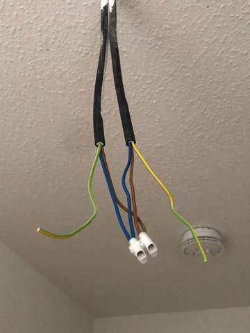 Muss ich da beide Kabel benutzen wenn ich eine Lampe anhängen will?