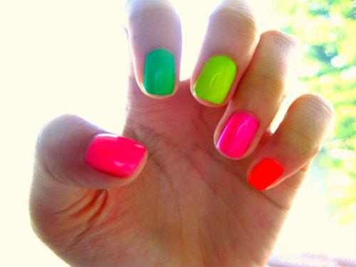 NEON Nagellack in welchem Geschäft? (AUßer DM UND ROSSMANN) (Mode)