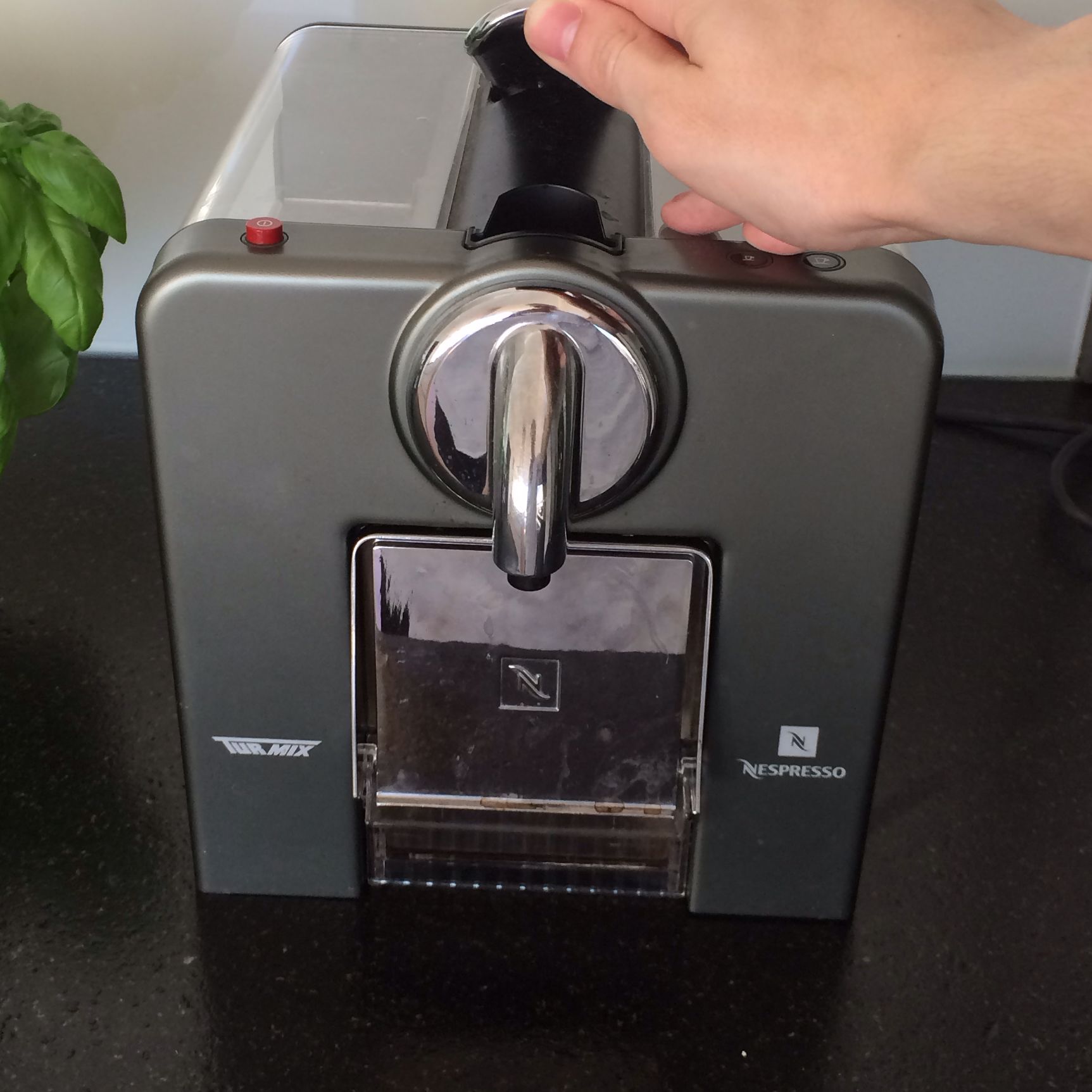 Nespresso Pumpt Aber Es Kommt Kein Wasser Nespresso Maschine kaputt - wer weiß eine Lösung? (Kaffee, heimwerken, DIY)
