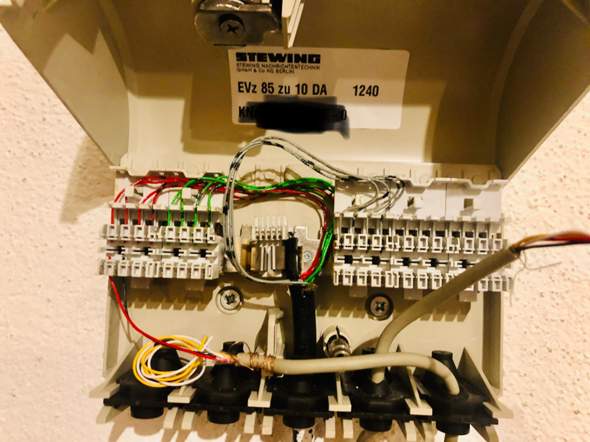 Netzwerkkabel An Hausanschluss Anschliessen Computer Technik Technologie