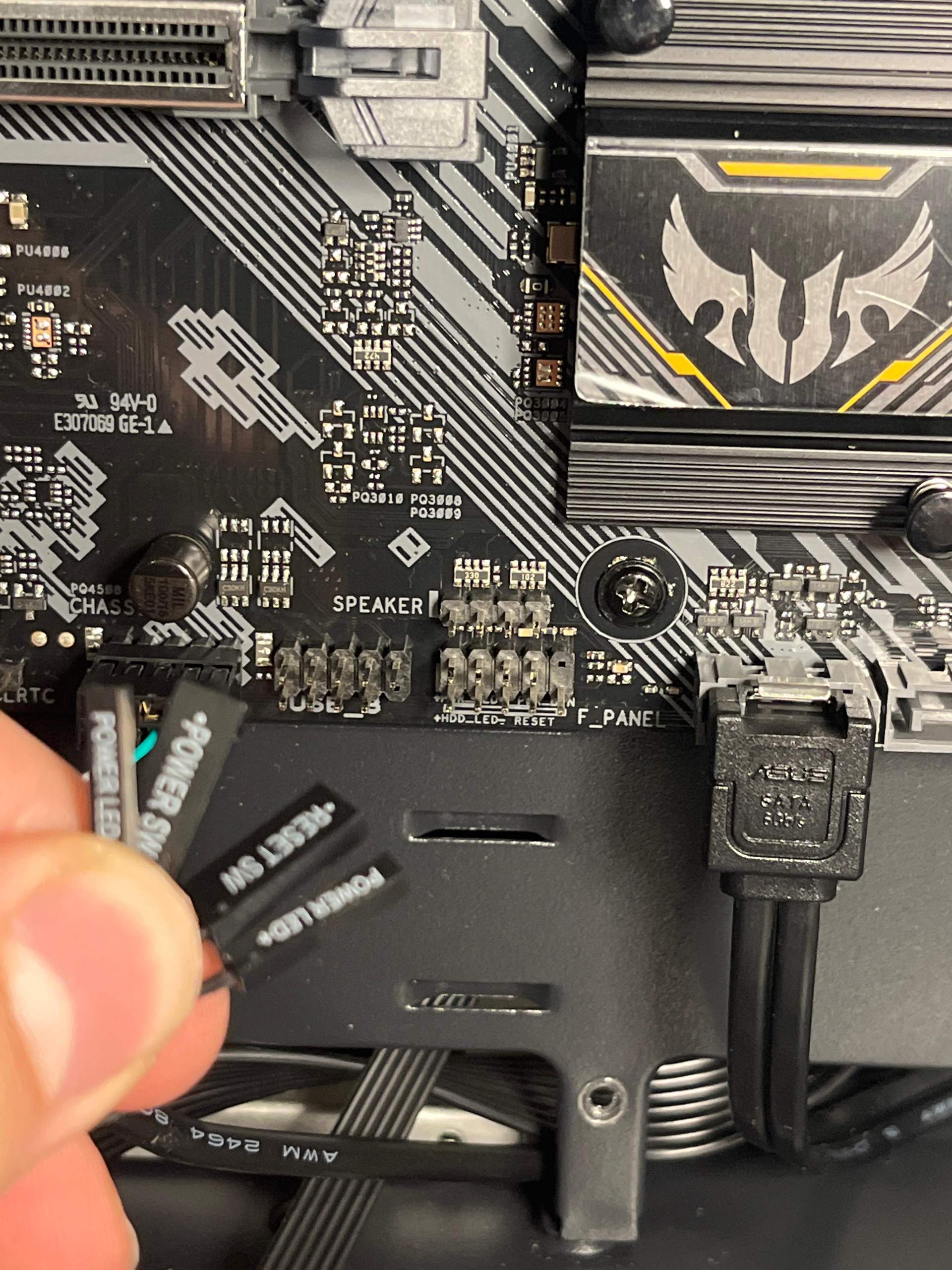 Neubau Pc geht nicht an aber leuchtet? (Computer, Gaming PC, Mainboard)