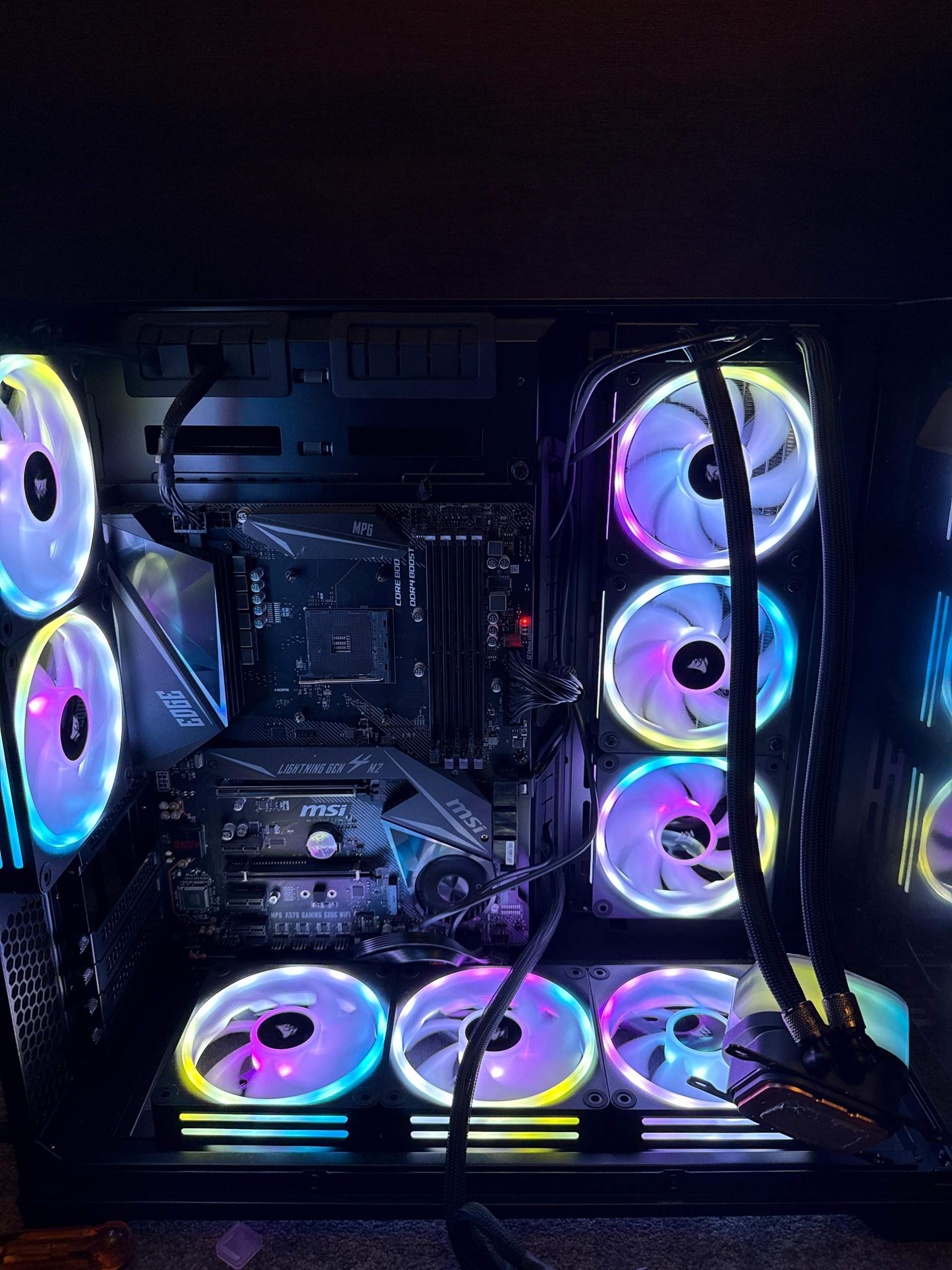 Rot Pc Neue CPU Bekommen aber das mainboard leuchtet rot bei der CPU Leuchte ...