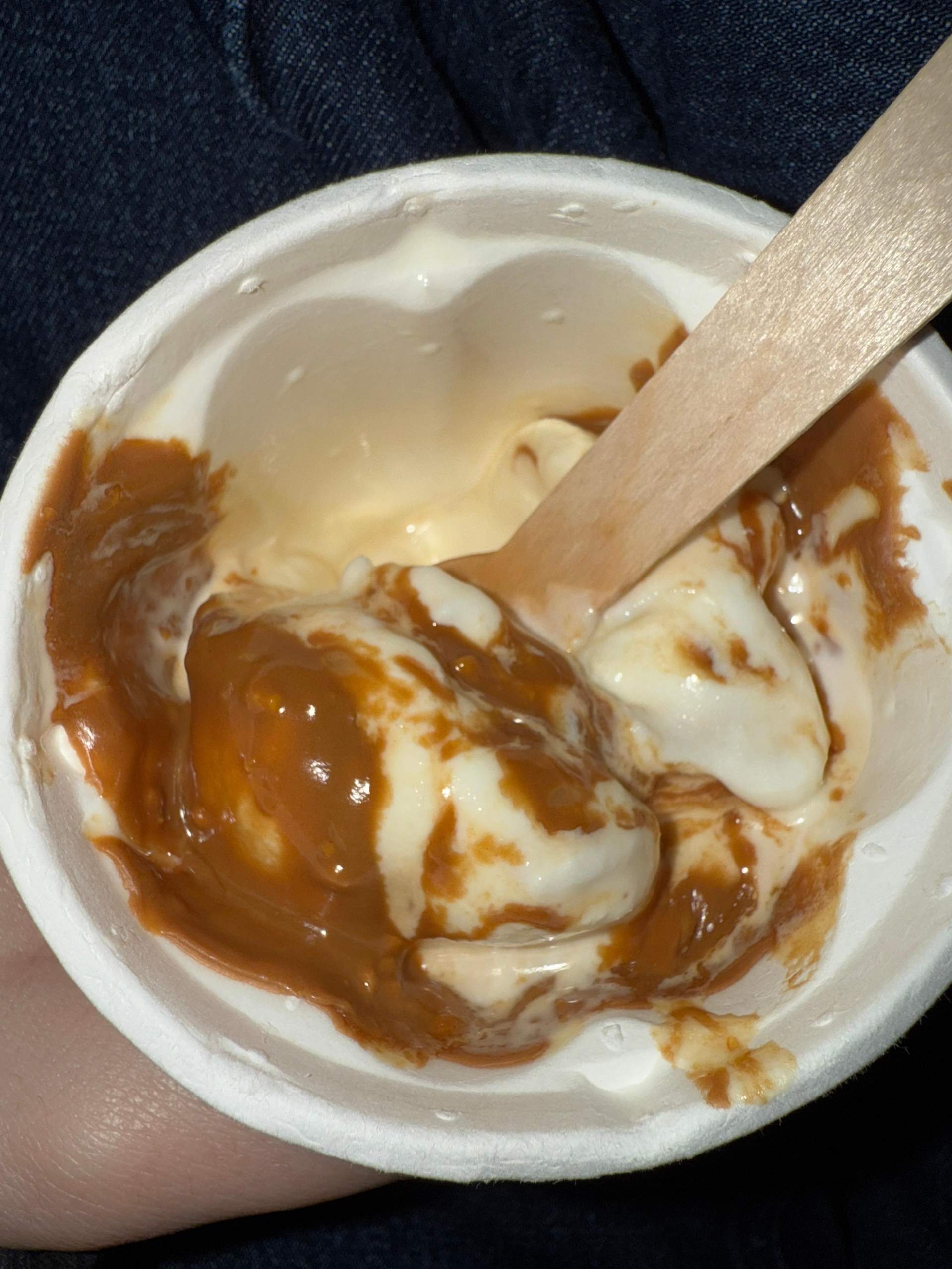 Neue Karamell Soße bei McDonalds? (Geschmack, Fast Food, McDonald's) Neue Karamell Soße bei McDonalds? (Geschmack, Fast Food, McDonald's)