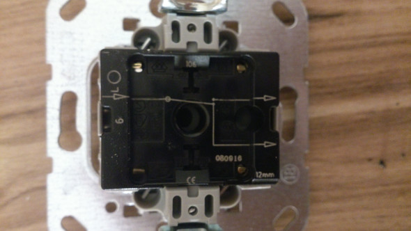 Merten Serienschalter Anschliessen