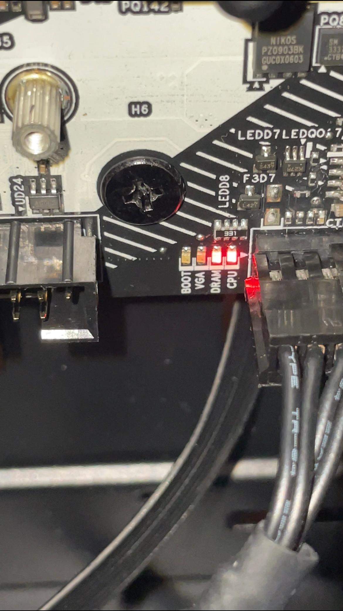 Neuer PC geht nicht an? (Gaming PC, Mainboard)