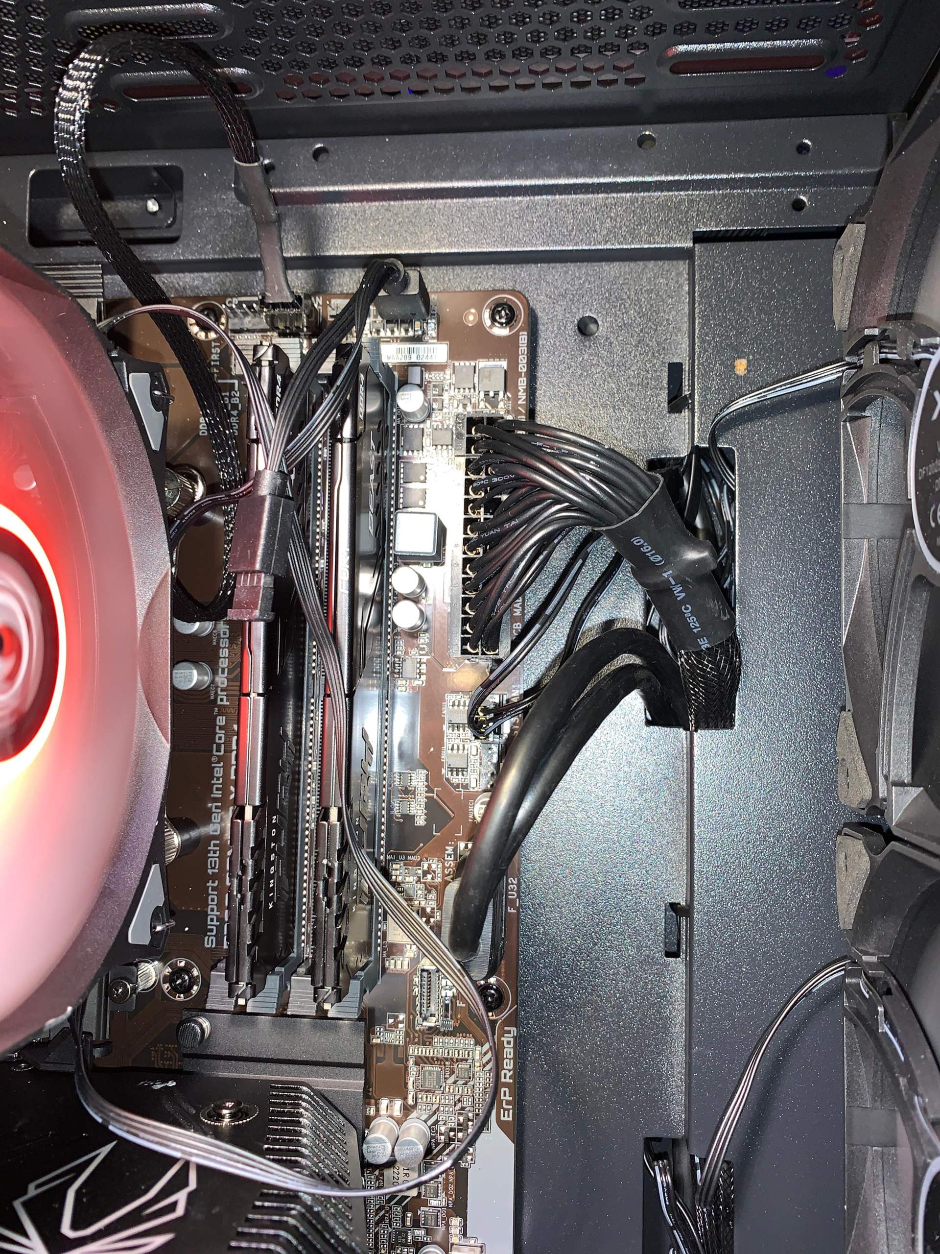 Neuer Pc VGA led leuchtet rot? (Mainboard, PCProblem, PCGehäuse)
