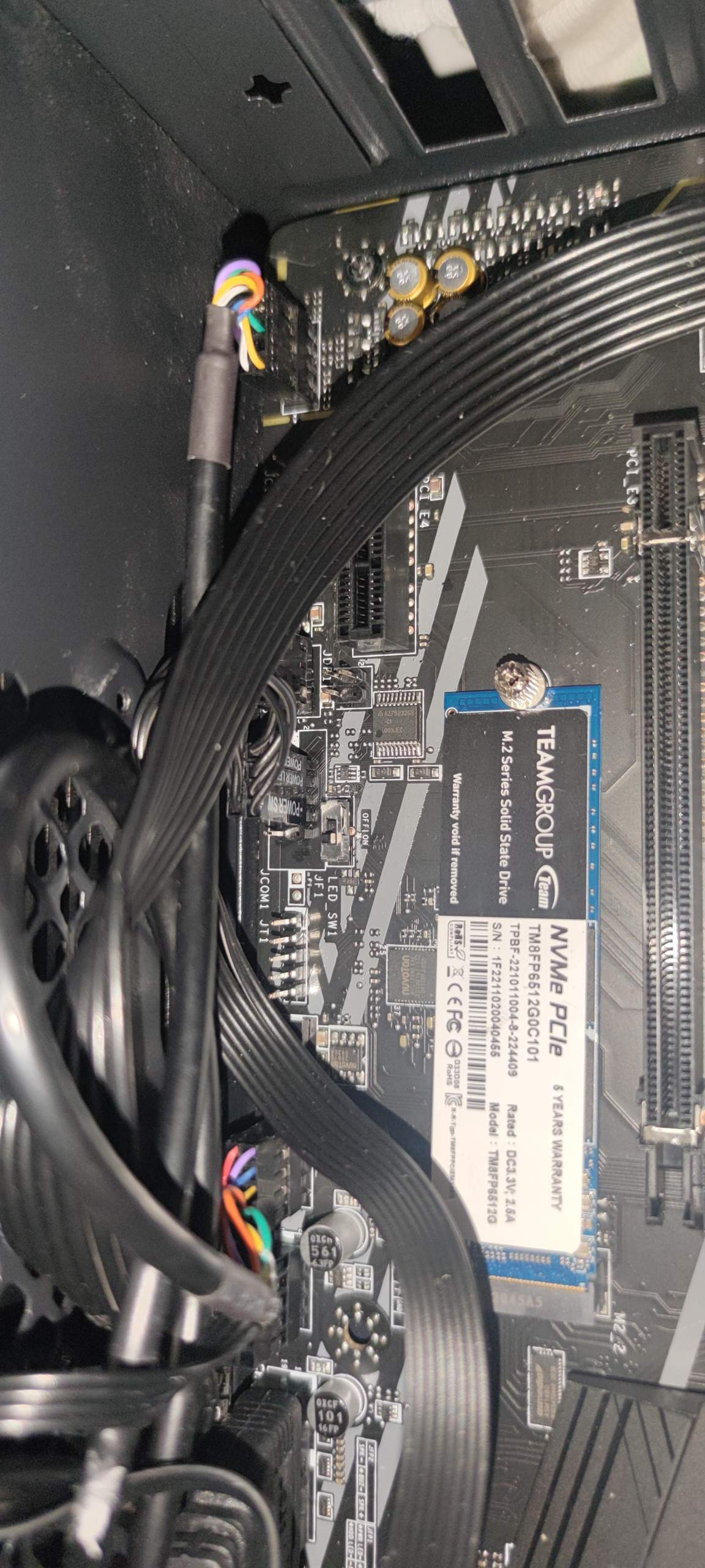 Neues Mainboard eingebaut und jetzt startet der PC nicht mehr, bitte