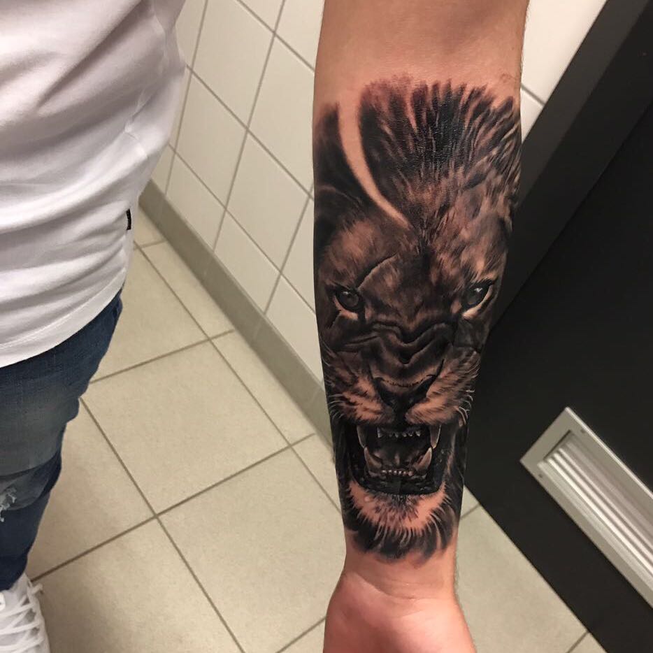 Neues Tattoo jetzt schon Farbe ab? (Gesundheit und Medizin