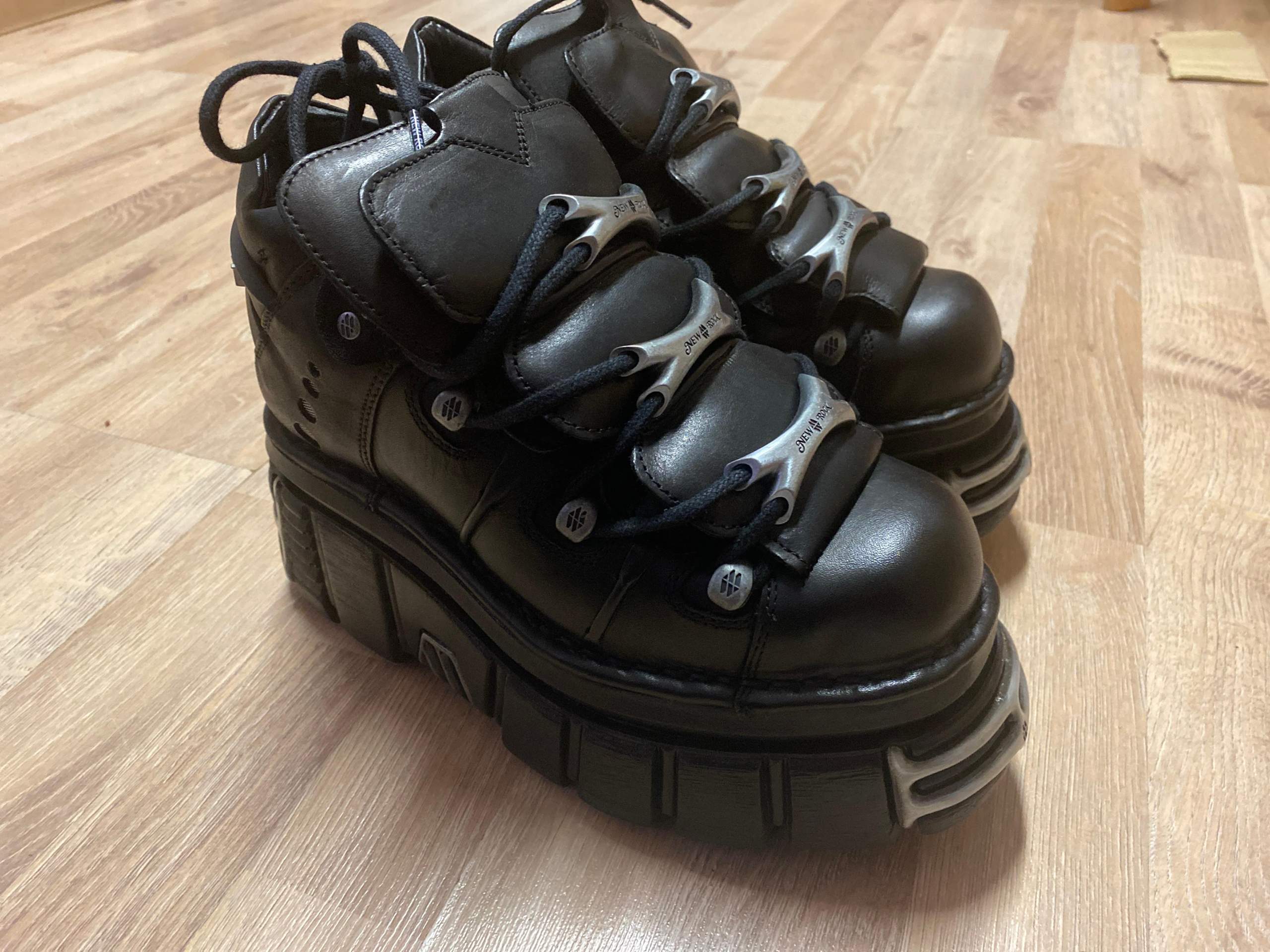 New Rocks die Silberteile rausnehmbar? (Fashion, Boots)