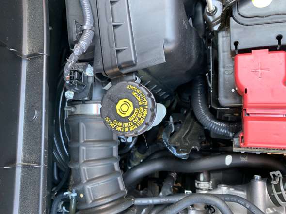 Nissan Juke Beschreibung Motorraum? (Technik, Technologie, Auto und ...