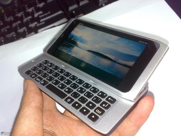 nokia n9 mit ausklappbarer tastatur - (Handy, Smartphone, Elektronik)