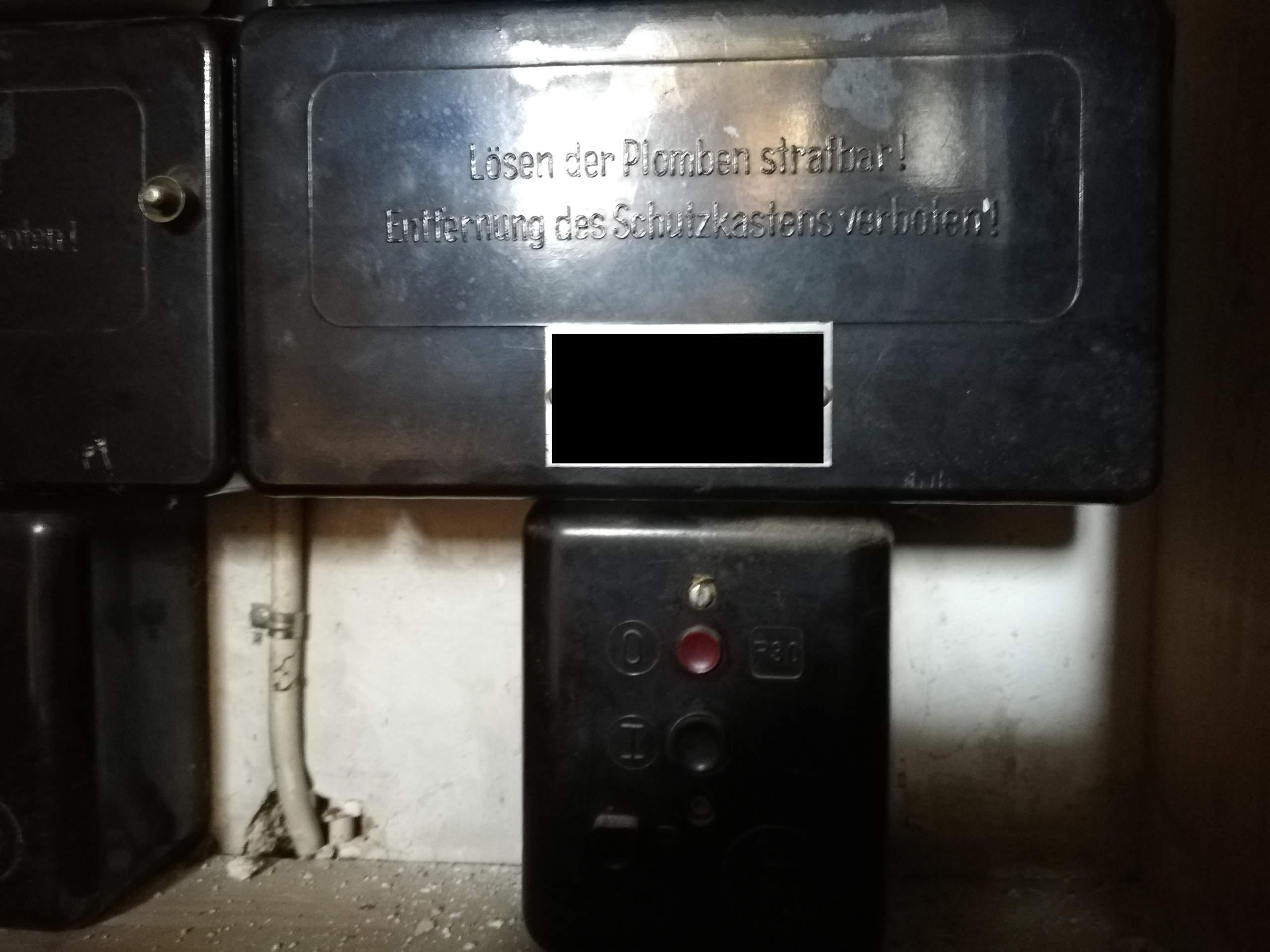 Öffnen von Plomben an Stromzählern. Ist das im Jahre 2020 keine Straftat mehr? Und welche ...