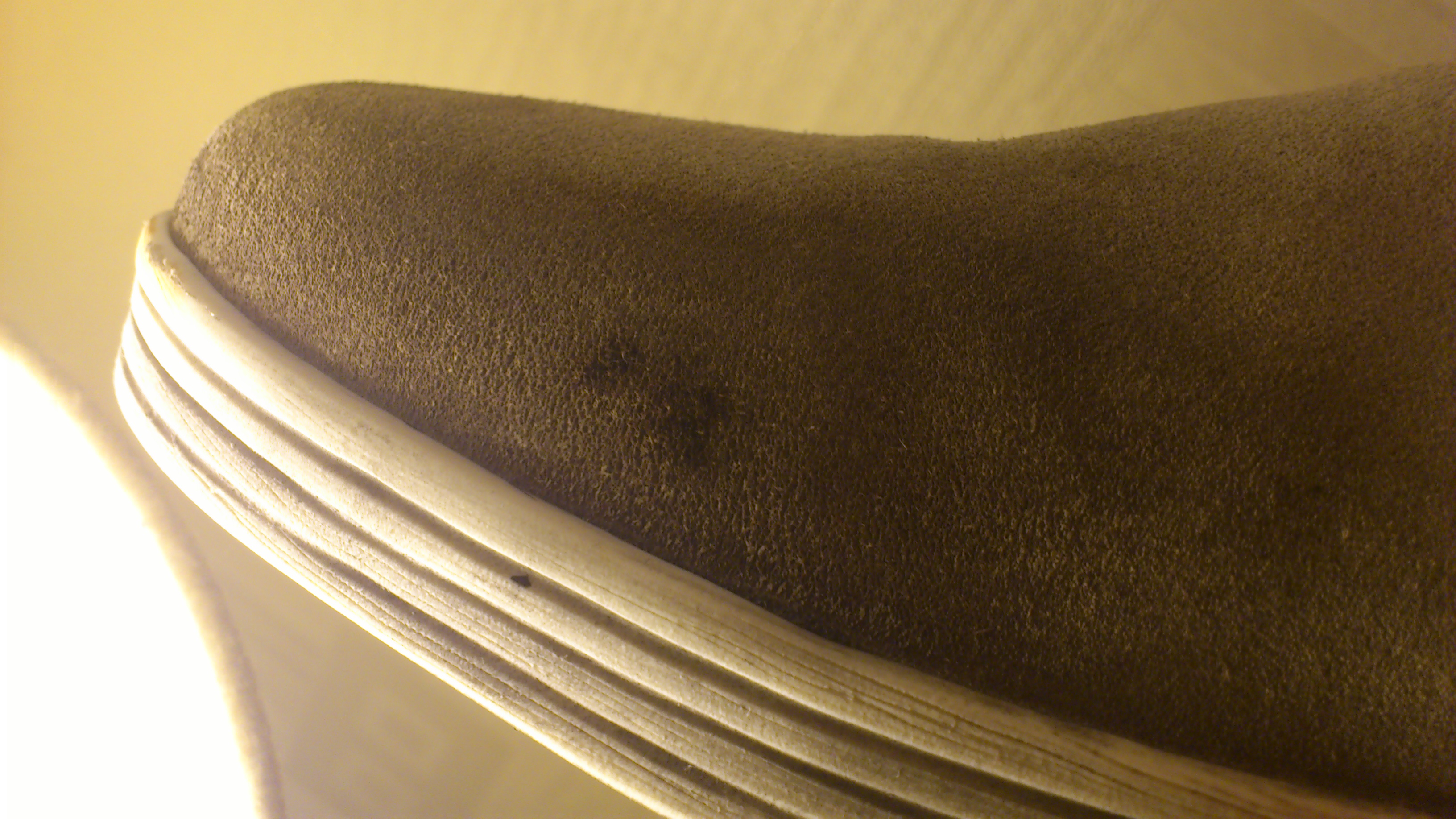Öl Flecken aus Leder Schuhen bekommen. Brauche dringend Hilfe! (Schuhe, Dreck, Wildleder)