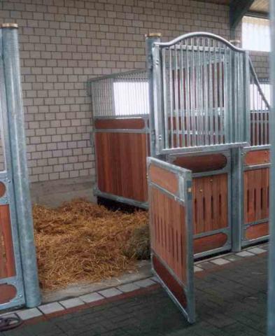 box - (Pferd, Pony, Stall)
