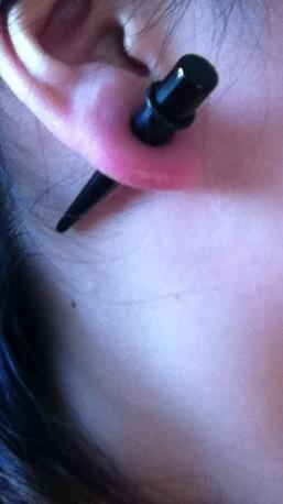 Ohr Dehnen Entzundung Piercing Ohrloch Plug