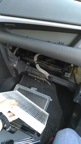 Opel Zafira C: Klimaanlage riecht beim ausschalten.Warum?