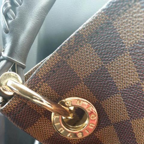 Louis Vuitton Tasche original? Bitte um Hilfe? (Fake, Designer, Fälschung)