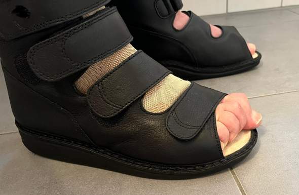 Orthopädische Sandalen lieber nur mit Socken?