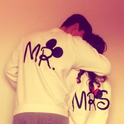 "Mrs & Mr" - (Kleidung, Pullover)