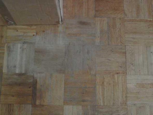 Parkett Grau An Einer Stelle Wie Farben Handwerker Renovieren Fussboden