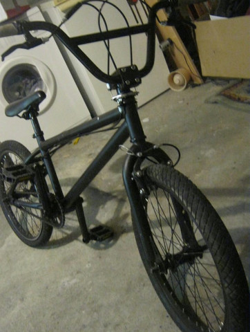Schwarzer BMX - (Farbe, Style, BMX)