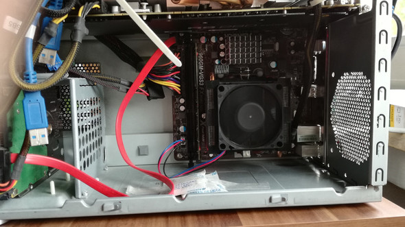 Unter dem Lüfter 3 cm Platz und drüber 6 cm platz - (Computer, Prozessor, AMD)