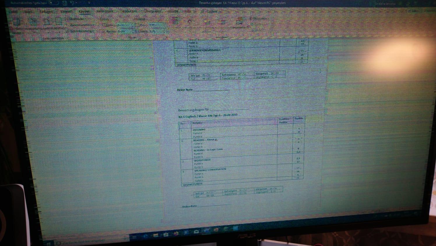 PC Bildschirm macht komische Zeichen? Technik)