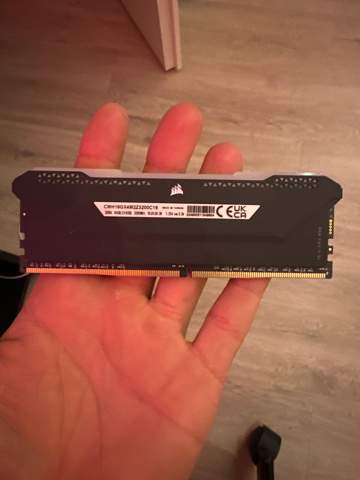 Pc dram led leuchtet dauerhaft? (Gaming PC, Mainboard, RAM)