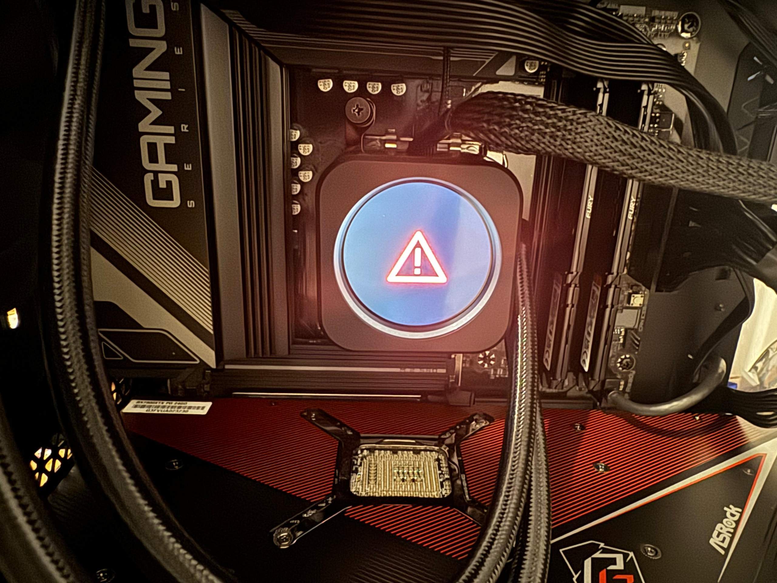 Pc fährt nicht hoch? (Gaming PC, CPU, Mainboard)
