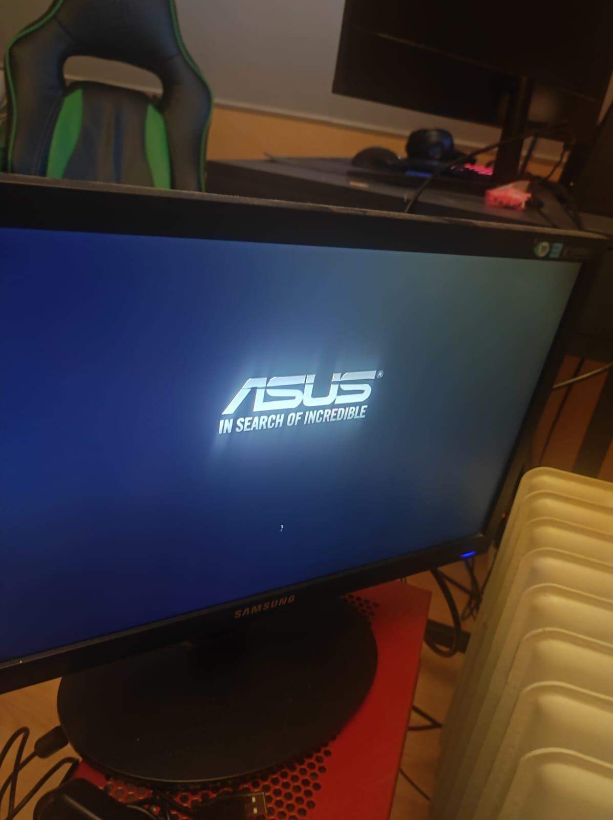 PC fährt sich nicht hoch Im Startbildschirm gefangen? (Technik, PCProblem)
