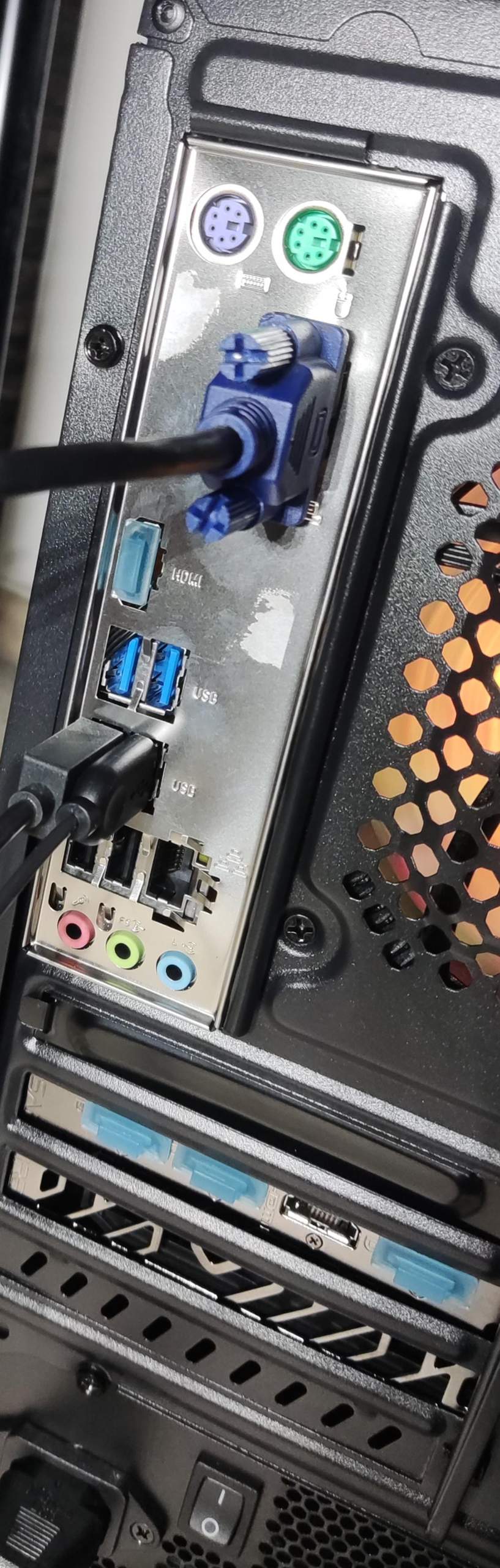 Pc hat kein Bild? (Gaming PC, Kabel)