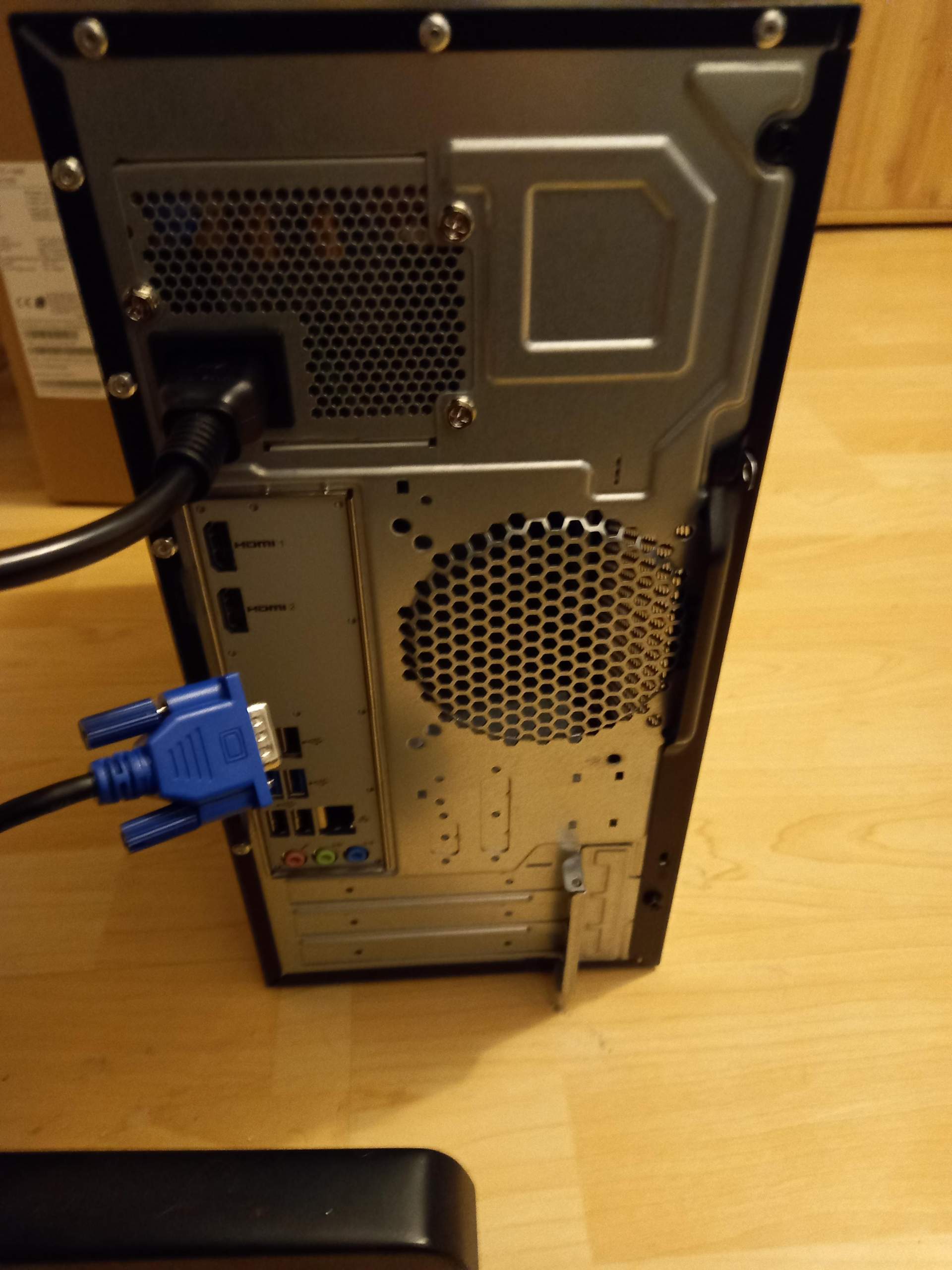 PC hat kein Bildschirm Anschluss? (Gaming PC, Kabel, HDMI)