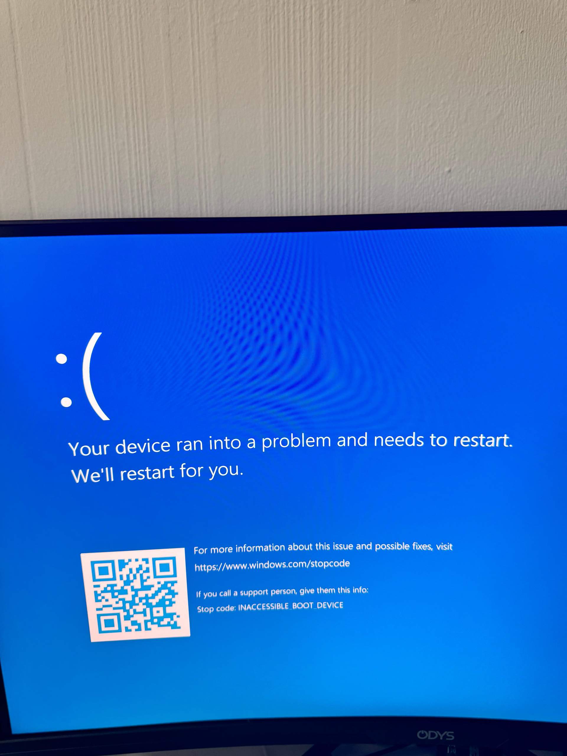 Pc startet und geht wieder aus bluescreen? (PC-Problem)