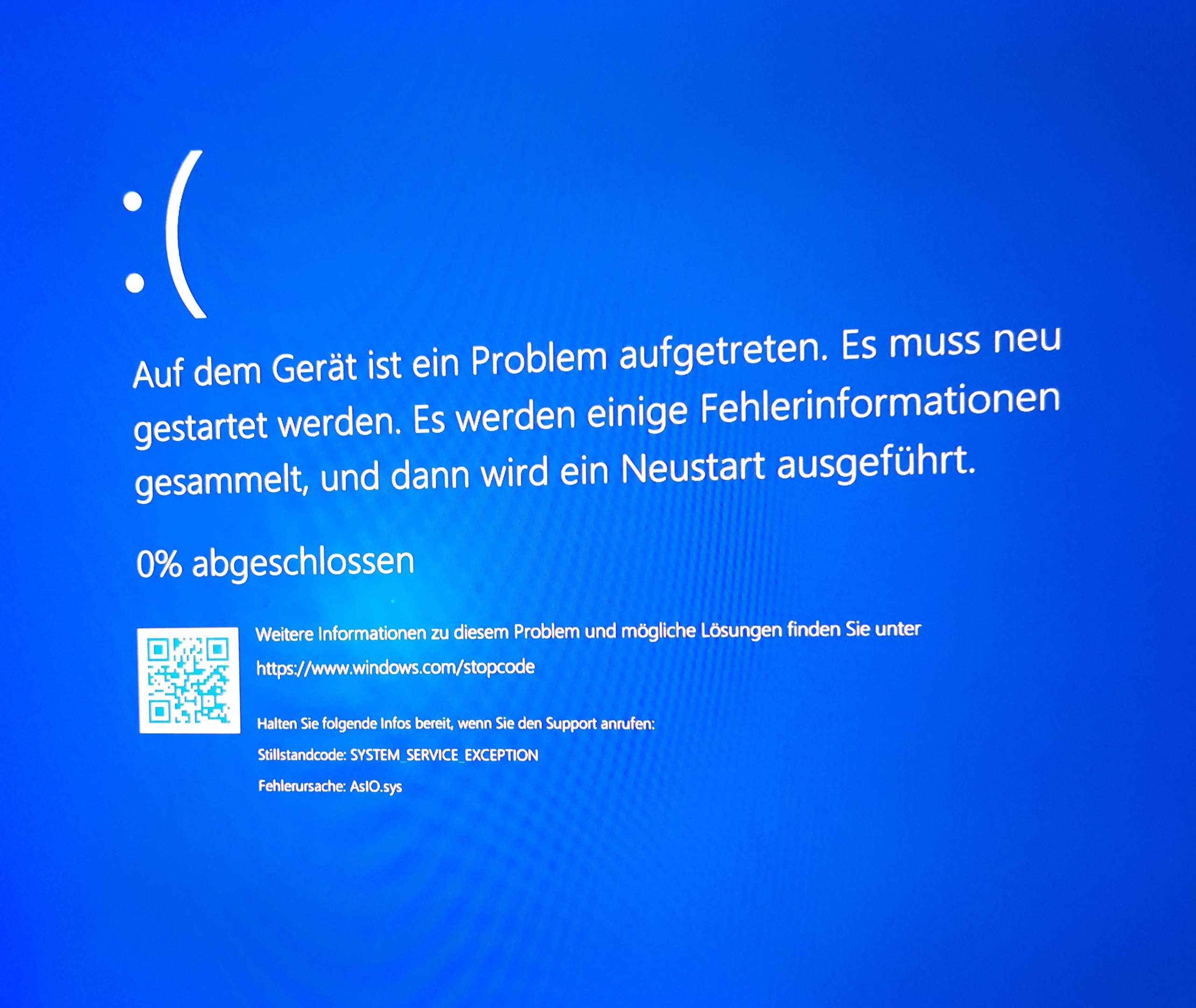 Pc startet zeigt blaue anzeige und startet immer wieder neu? (Windows, Fehler, BIOS)