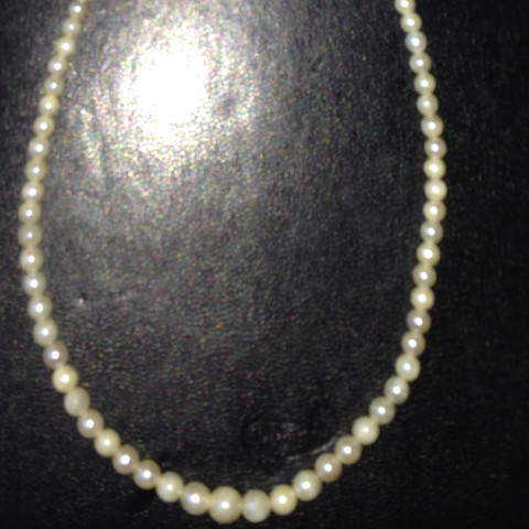 Perlen  - (Schmuck, Wert, Perlenkette)
