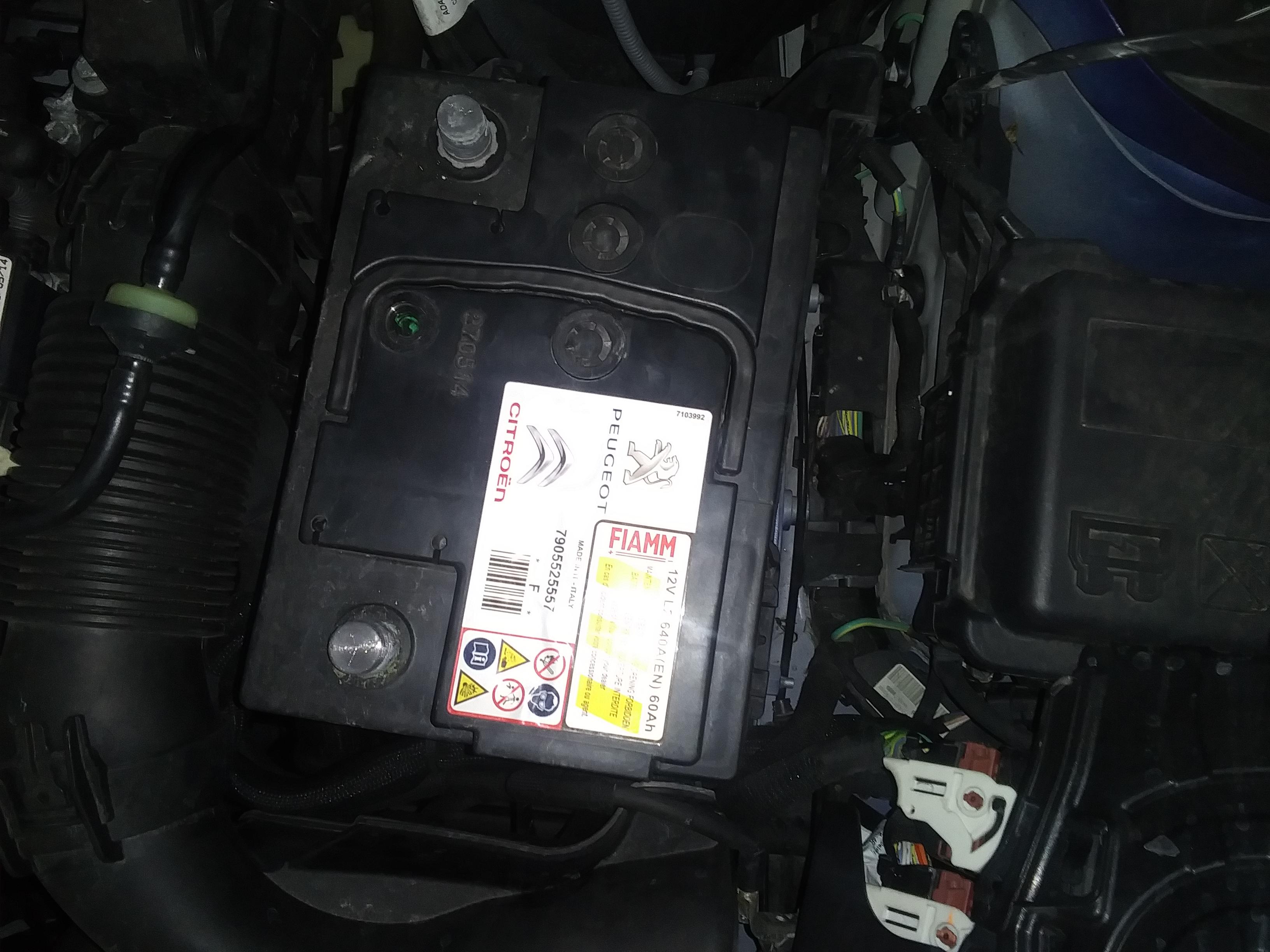 Peugeot 08 Batterie Ausbauen Auto Autobatterie Automechaniker
